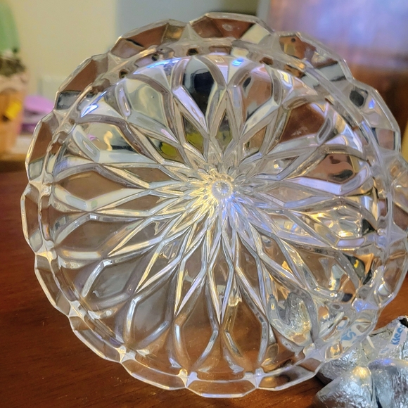 Hershey's Kiss Glass Covered Crystal Bowl Hershey Kisses Included - Picture 7 of 12